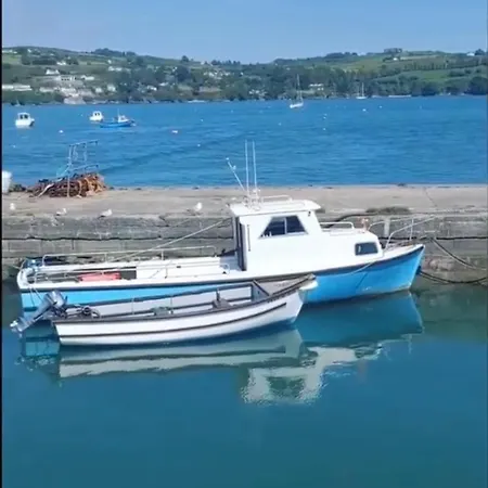 Mews Situated In The Picturesque Village Of Vakantiehuis Glandore