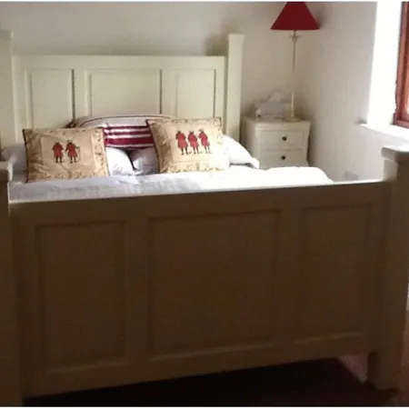 Mews Situated In The Picturesque Village Of Vakantiehuis *