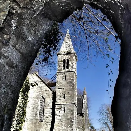 Mews Situated In The Picturesque Village Of Vakantiehuis Glandore