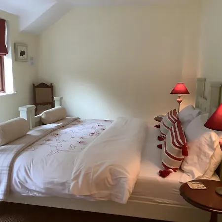 Mews Situated In The Picturesque Village Of * Glandore