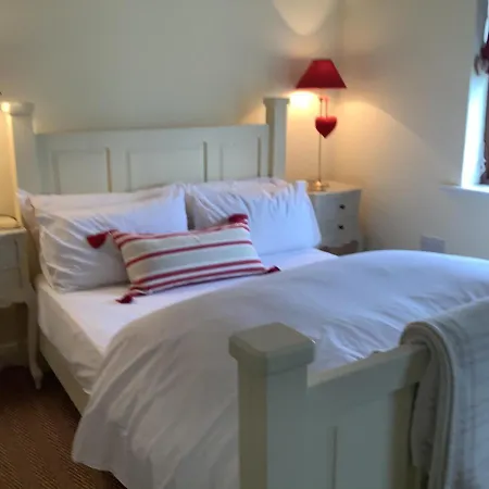 Vakantiehuis Mews Situated In The Picturesque Village Of