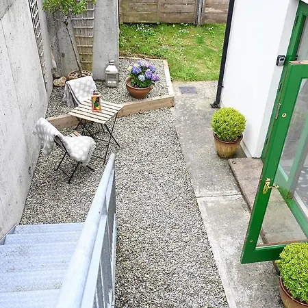 Mews Situated In The Picturesque Village Of Vakantiehuis