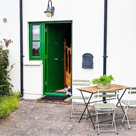 Vakantiehuis Mews Situated In The Picturesque Village Of *