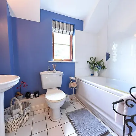 Vakantiehuis Mews Situated In The Picturesque Village Of