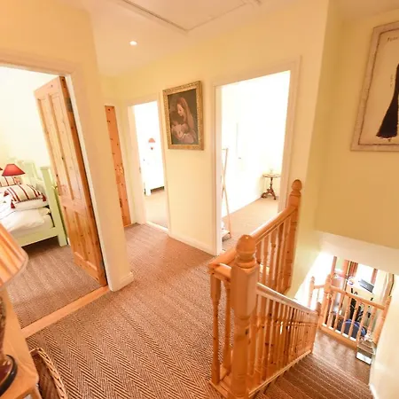 Feriehus Mews Situated In The Picturesque Village Of Glandore